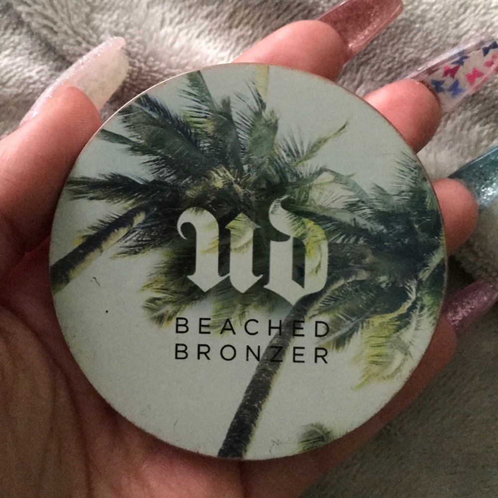 Bronzer - Picture 1 of 3